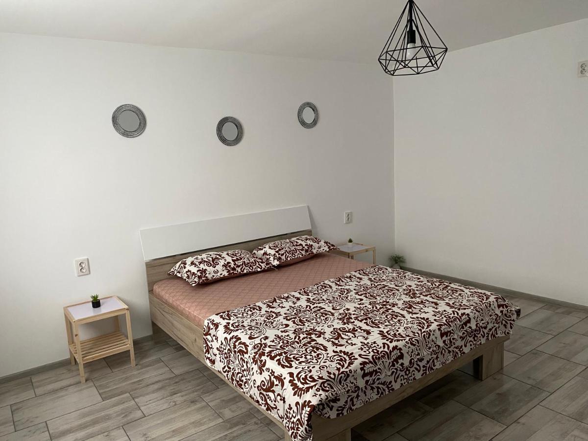 Camere De Inchiriat David Casa David Corbu Buitenkant foto